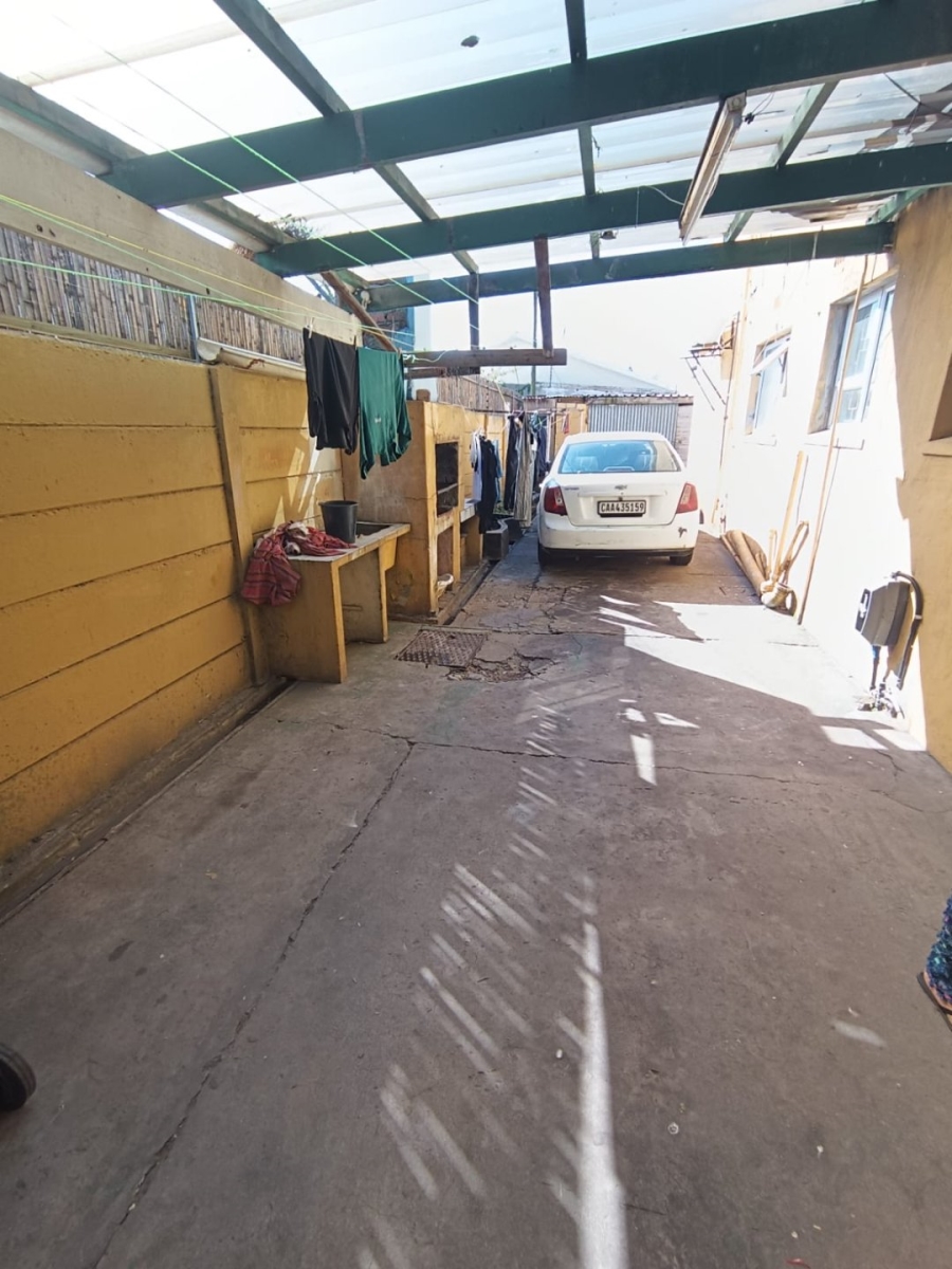 6 Bedroom Property for Sale in Surrey Estate Western Cape